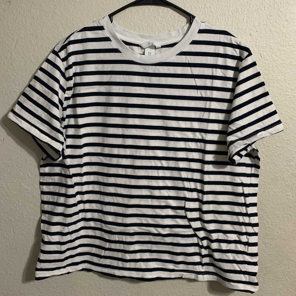h&m tee - Picture 2 of 2